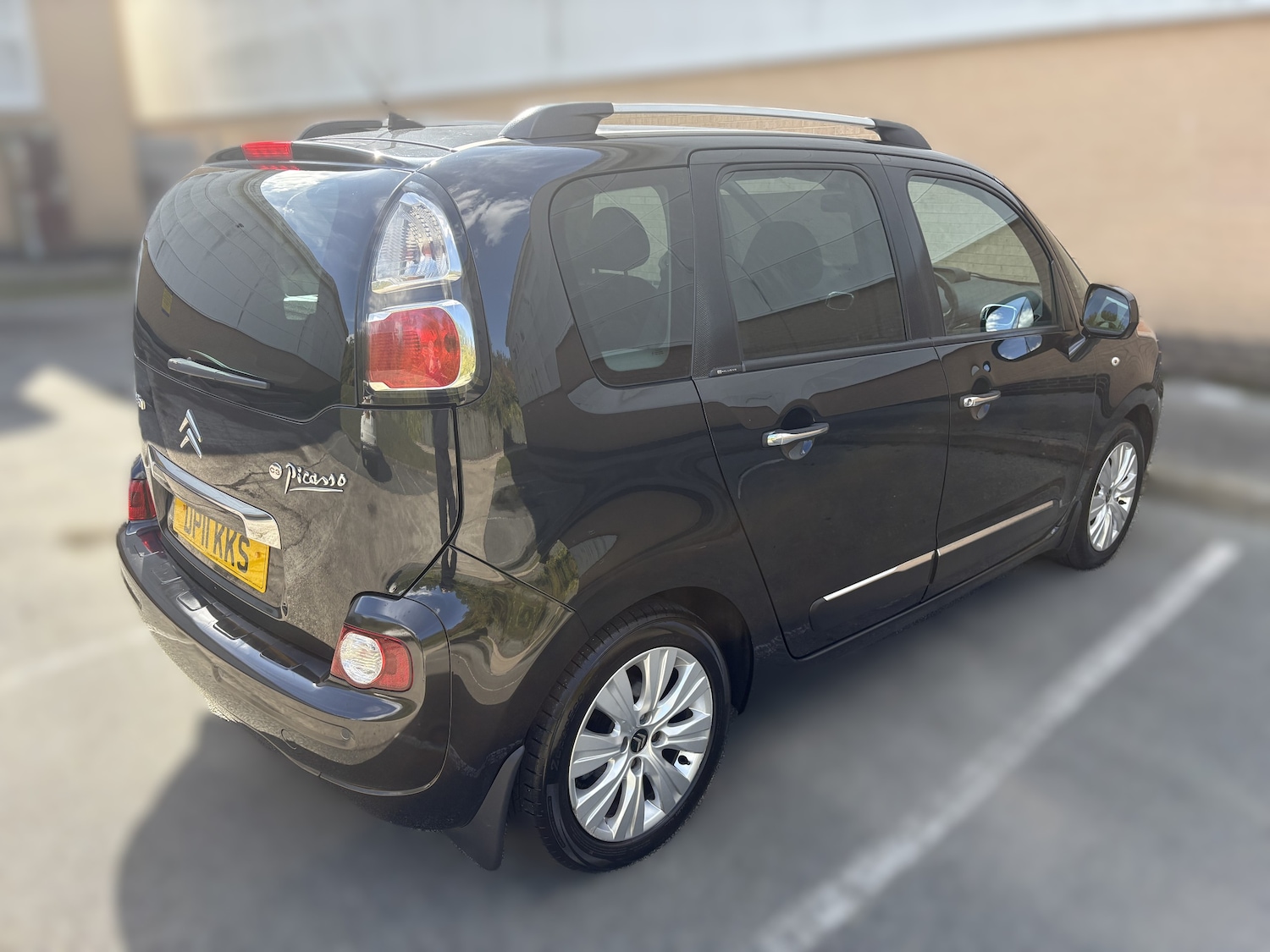 Used Citroen C3 Picasso 2011 for sale - 76057847: Photo 4