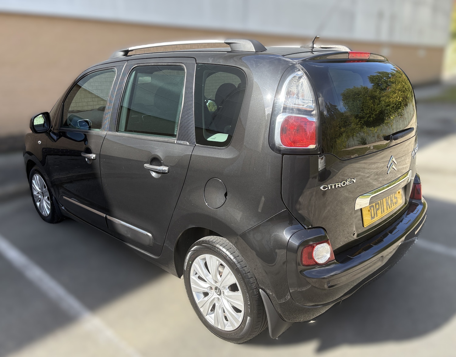 Used Citroen C3 Picasso 2011 for sale - 76057847: Photo 6