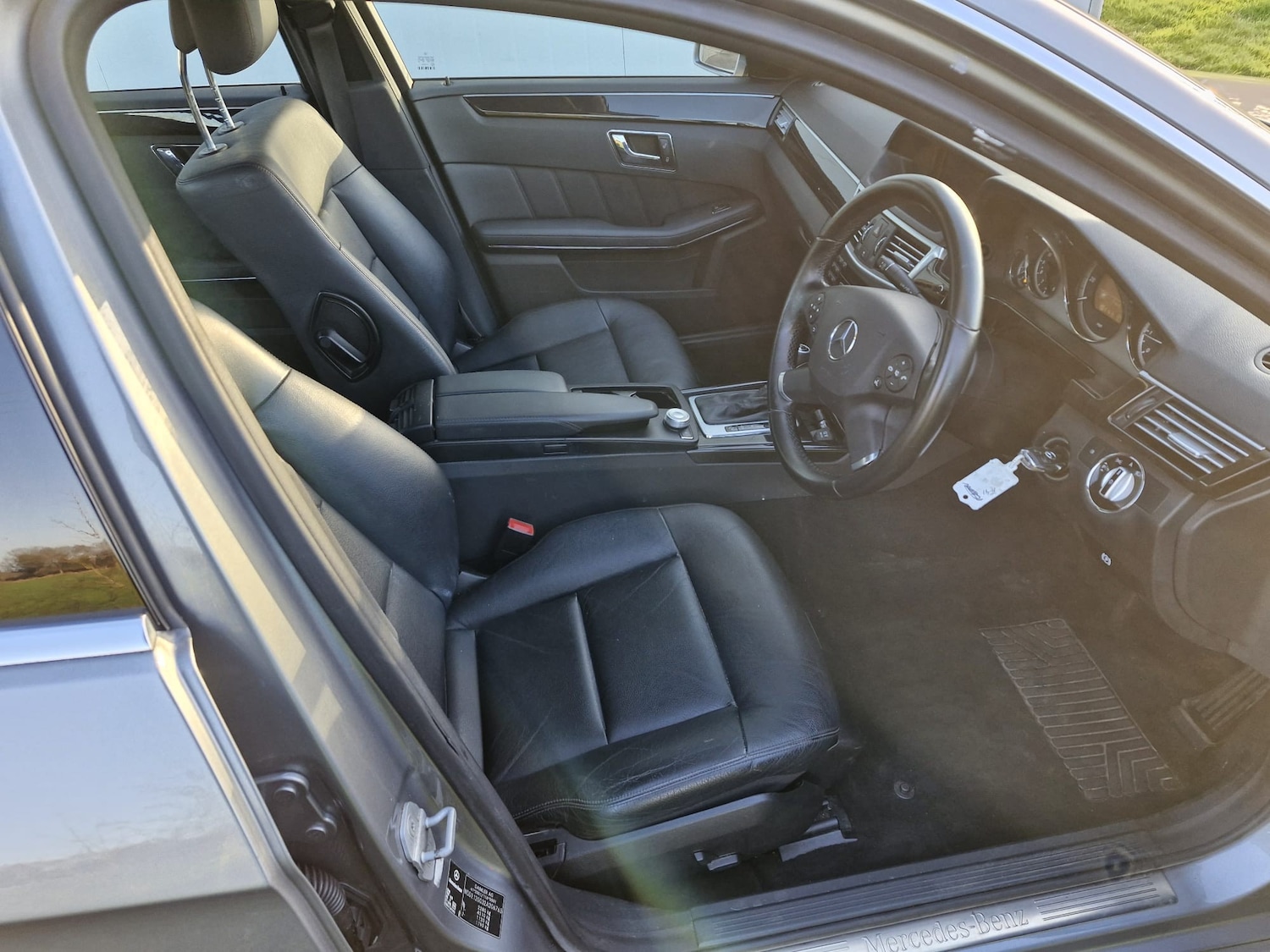 Used Mercedes-Benz E Class 2010 for sale - 77608108: Photo 10