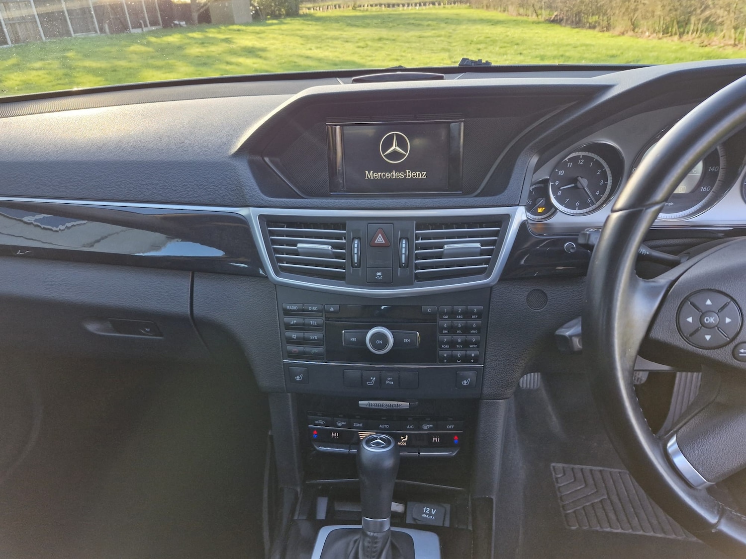 Used Mercedes-Benz E Class 2010 for sale - 77608108: Photo 15