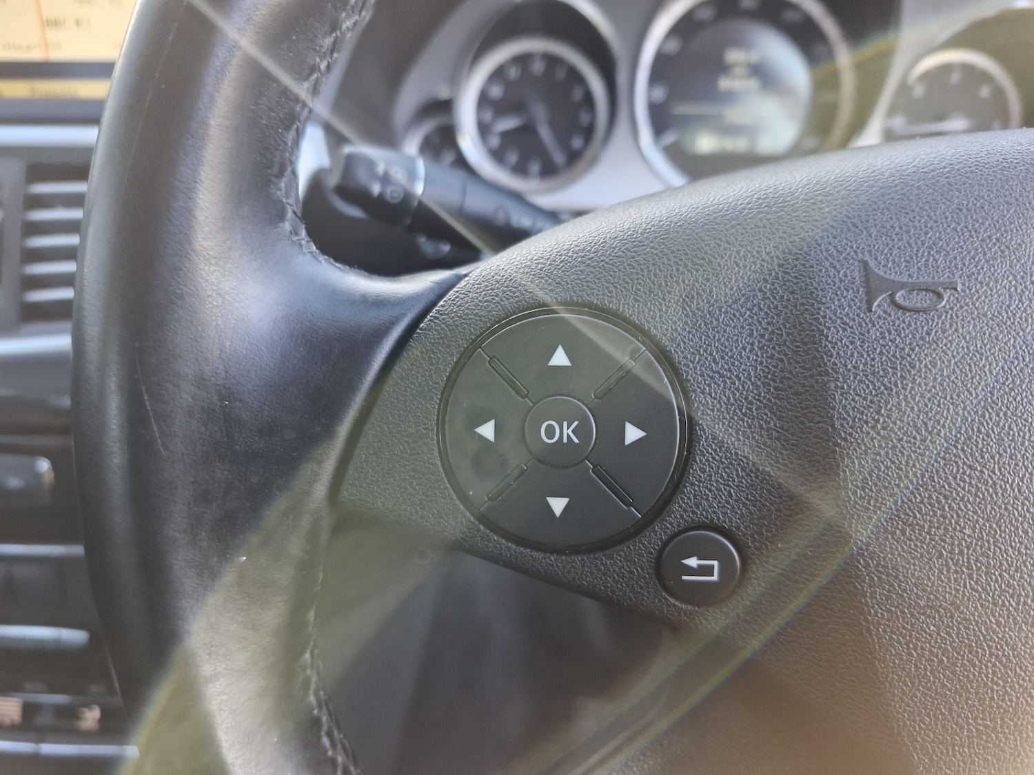 Used Mercedes-Benz E Class 2010 for sale - 77608108: Photo 21