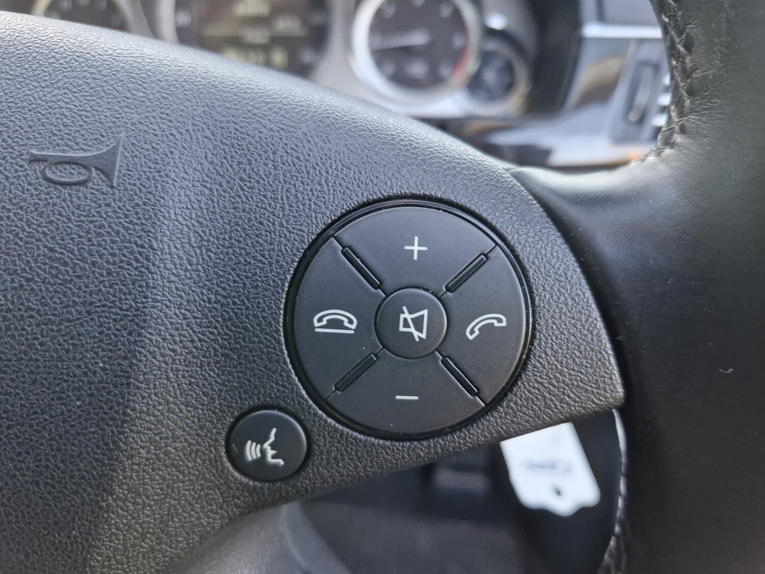 Used Mercedes-Benz E Class 2010 for sale - 77608108: Photo 22