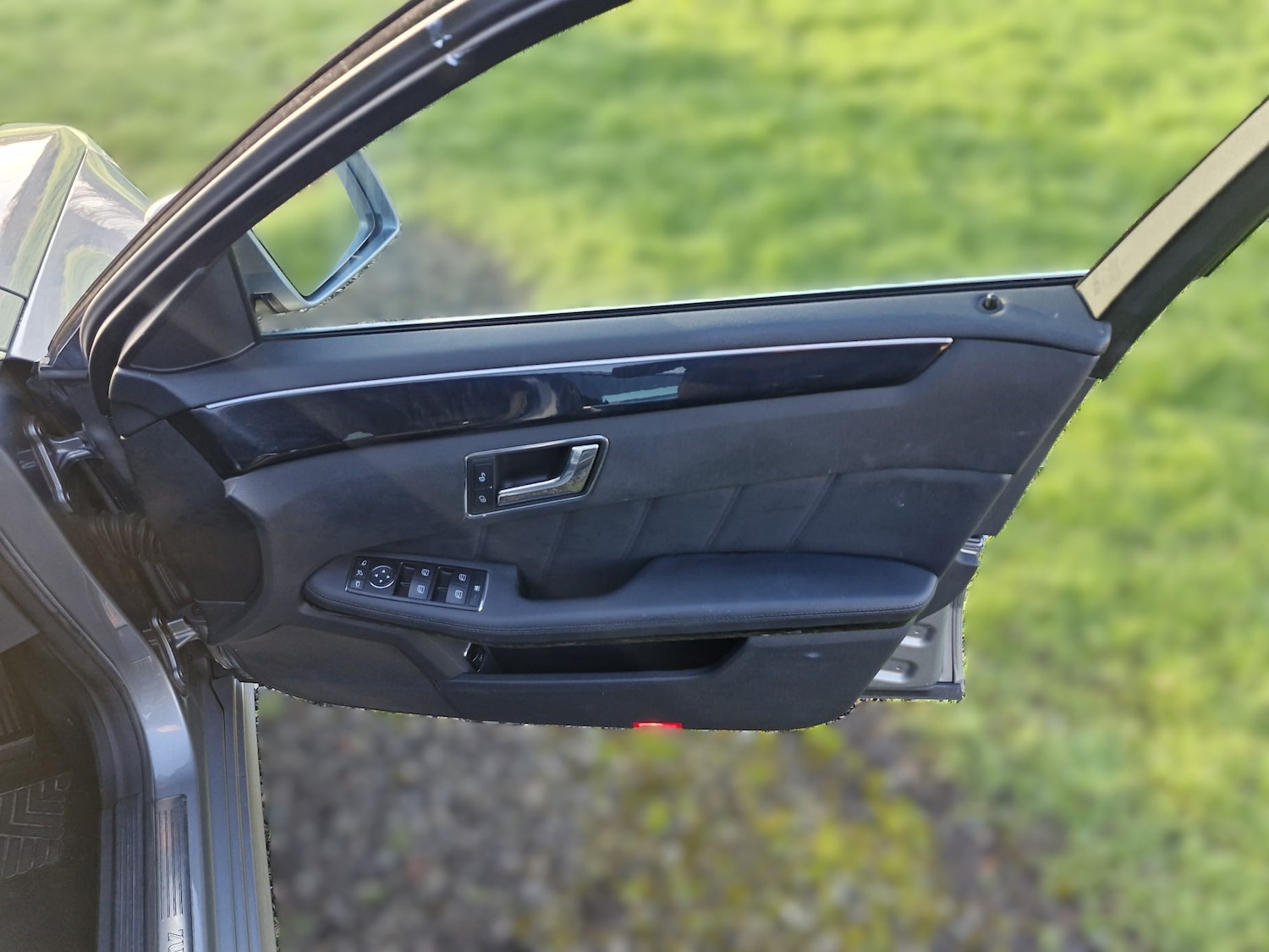 Used Mercedes-Benz E Class 2010 for sale - 77608108: Photo 24