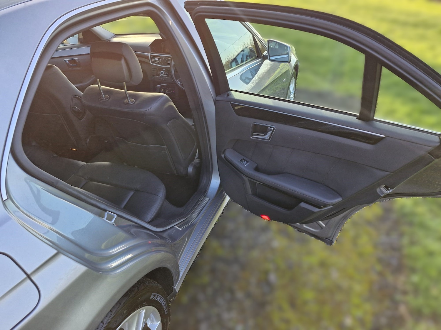 Used Mercedes-Benz E Class 2010 for sale - 77608108: Photo 25