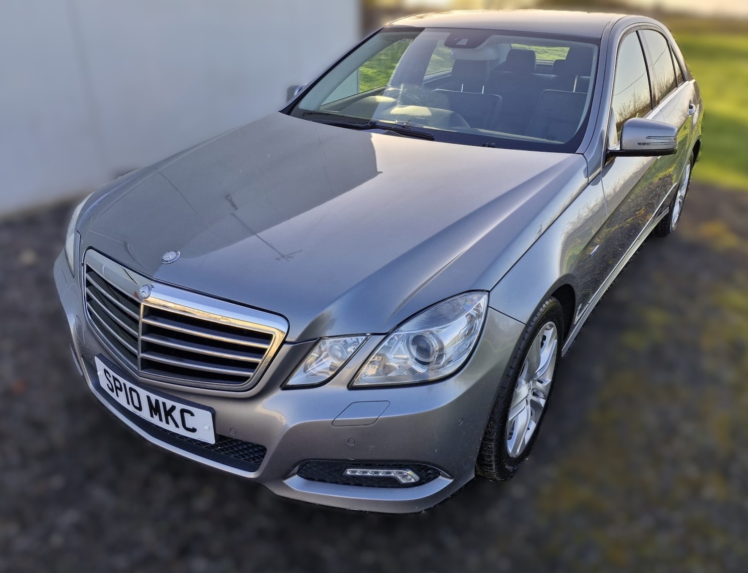 Used Mercedes-Benz E Class 2010 for sale - 77608108: Photo 3