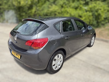 Used Vauxhall Astra 2010 for sale - 78620625: Photo