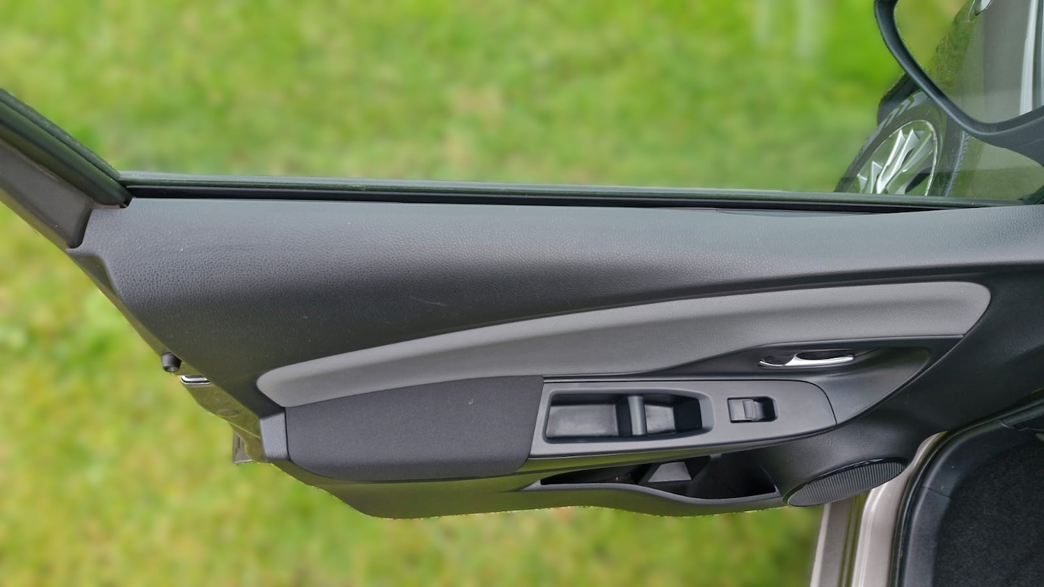 Used Toyota Yaris 2017 for sale - 76449846: Photo 12