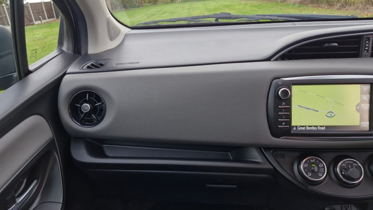 Used Toyota Yaris 2017 for sale - 76449846: Photo 25