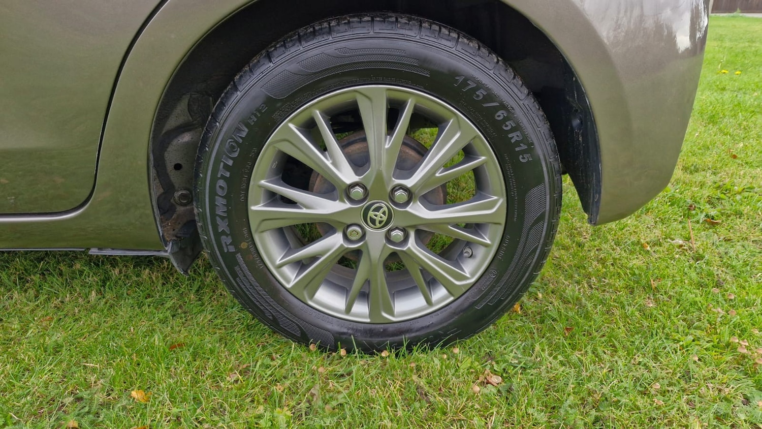 Used Toyota Yaris 2017 for sale - 76449846: Photo 39