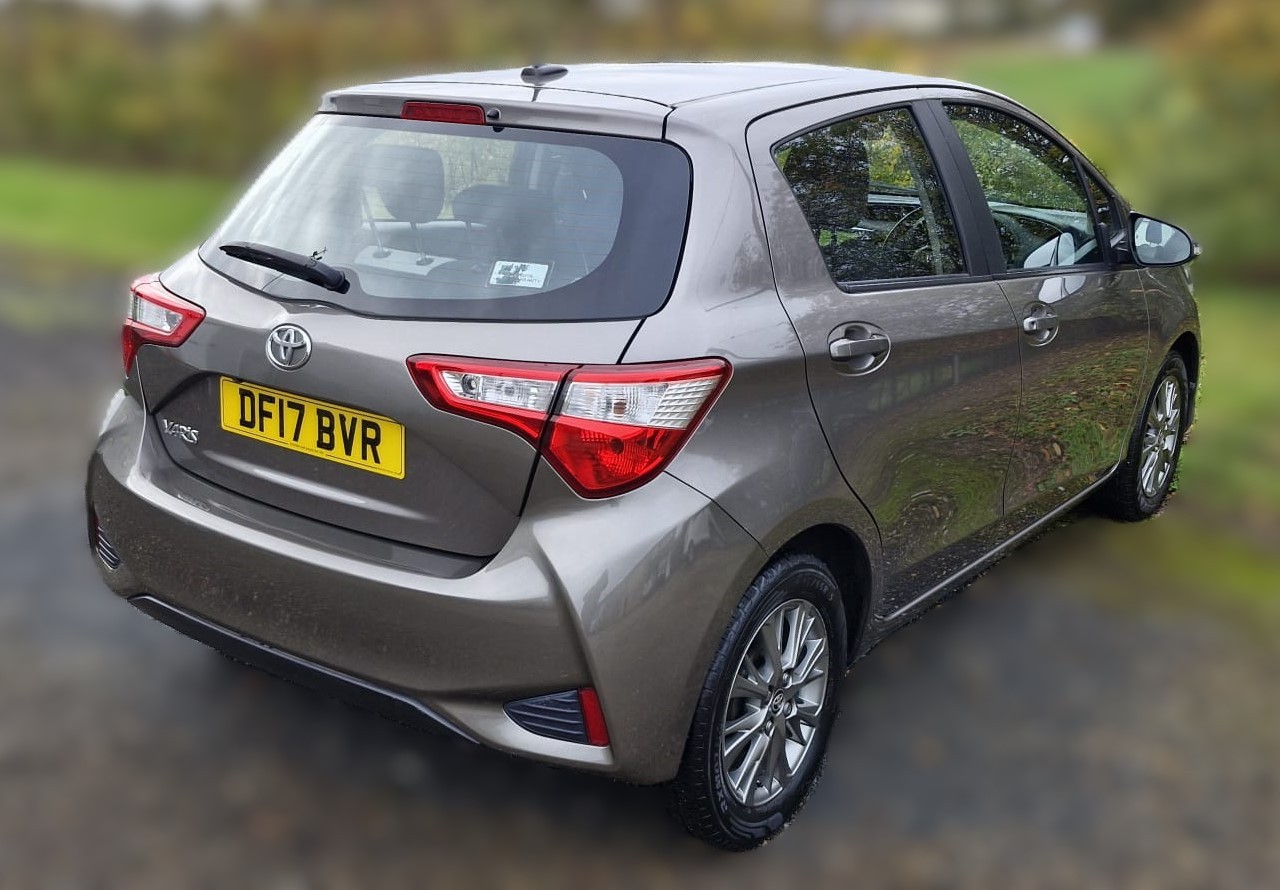 Used Toyota Yaris 2017 for sale - 76449846: Photo 4