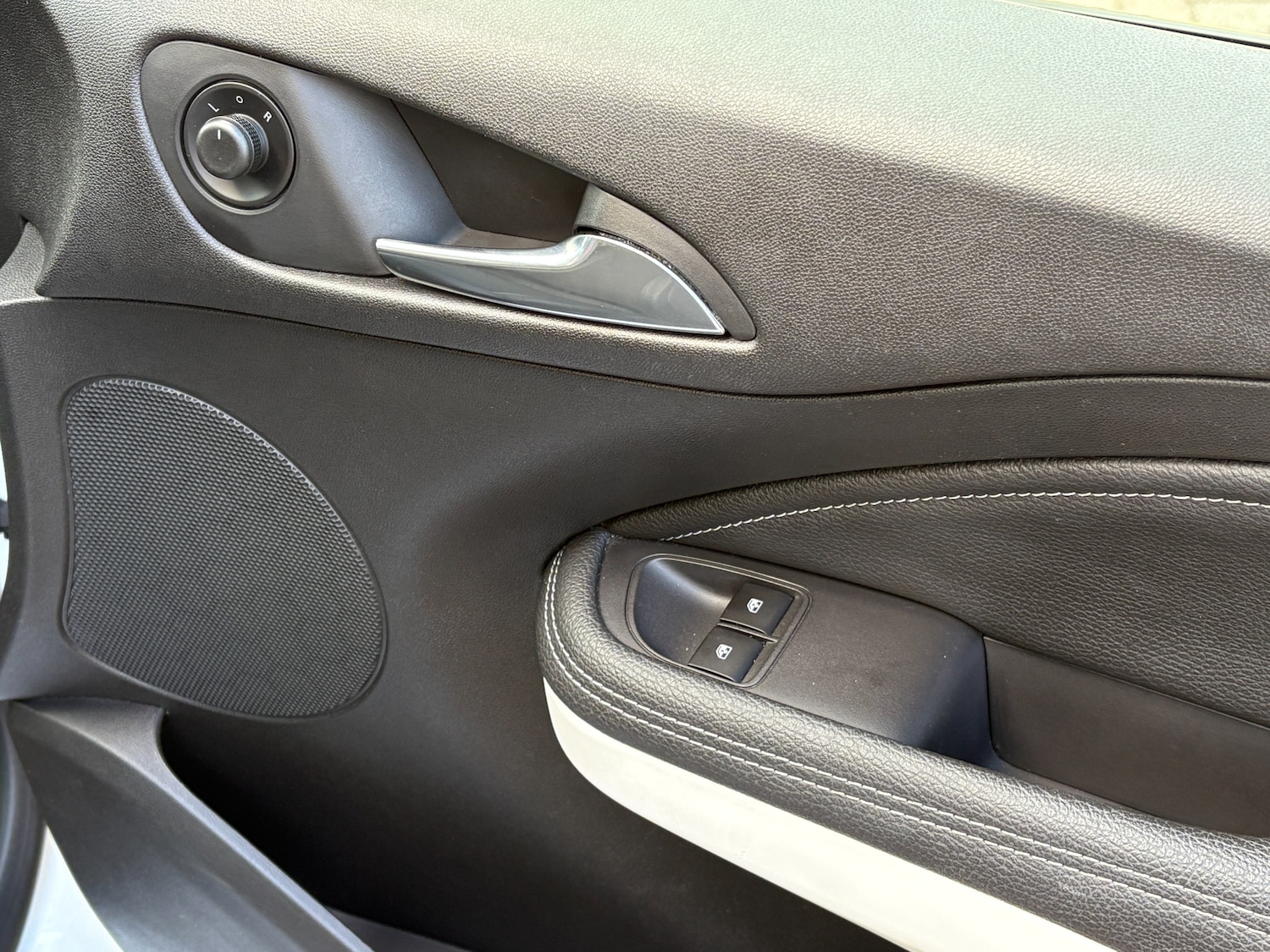 Used Vauxhall ADAM 2016 for sale - 76369061: Photo 5