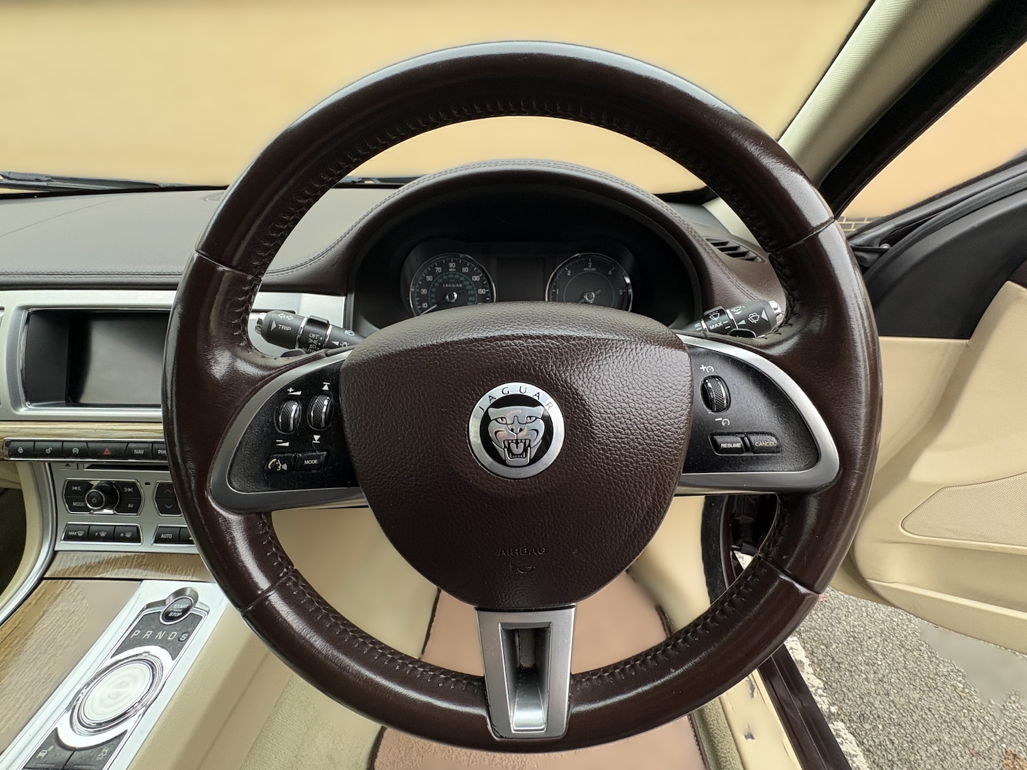 Used Jaguar XF 2012 for sale - 76334624: Photo 22