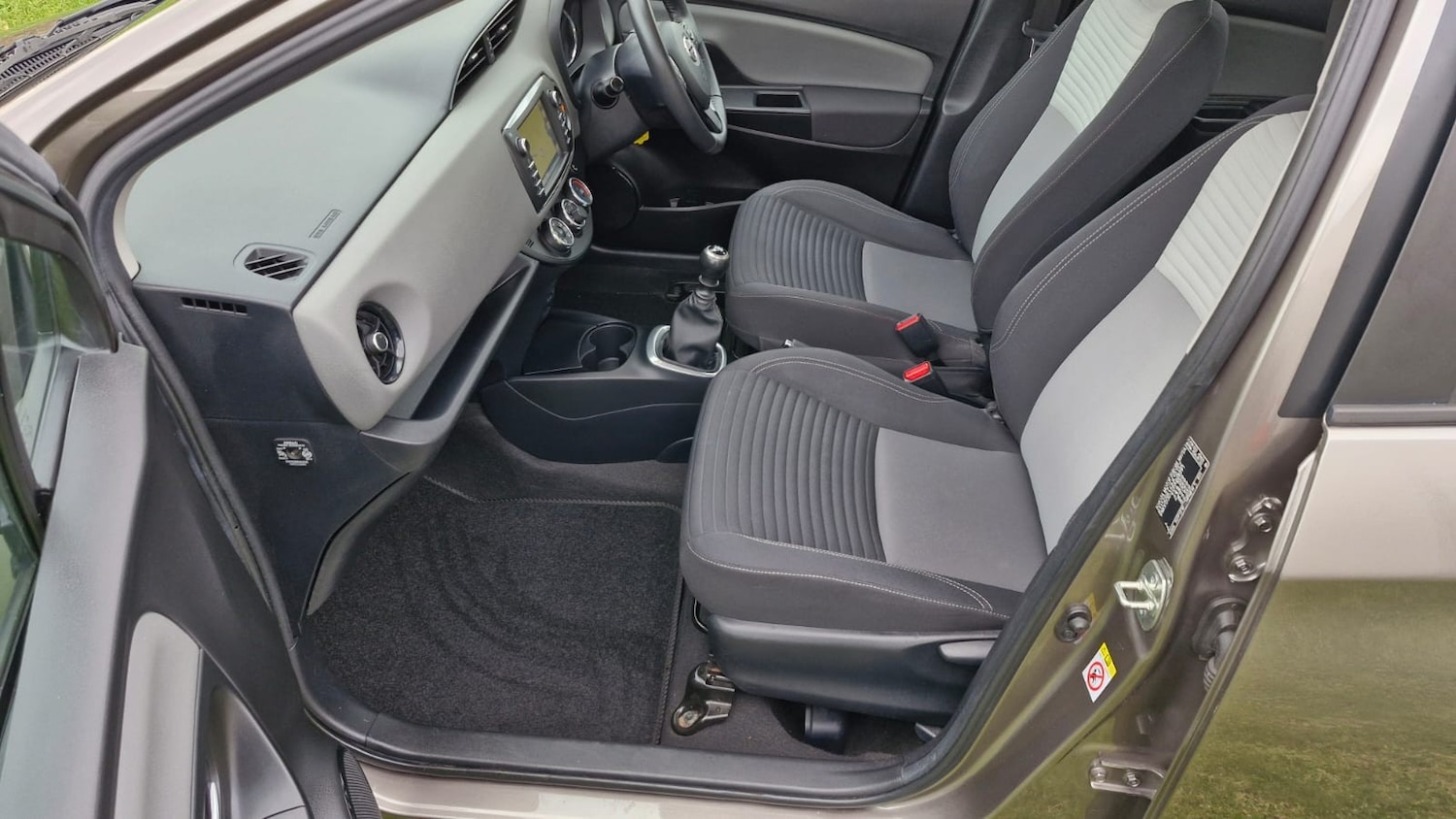 Used Toyota Yaris 2017 for sale - 78078622: Photo 13