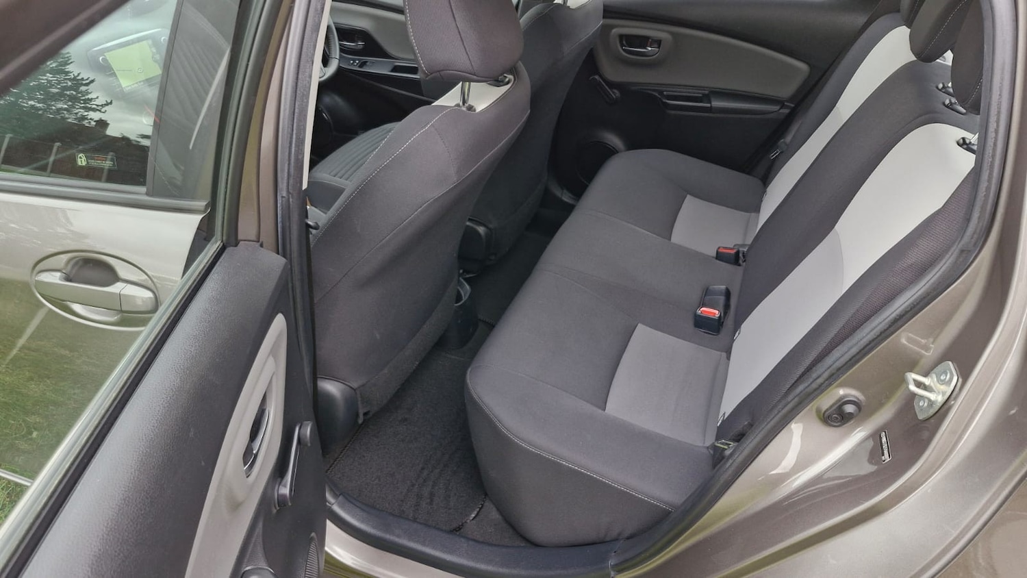 Used Toyota Yaris 2017 for sale - 78078622: Photo 15