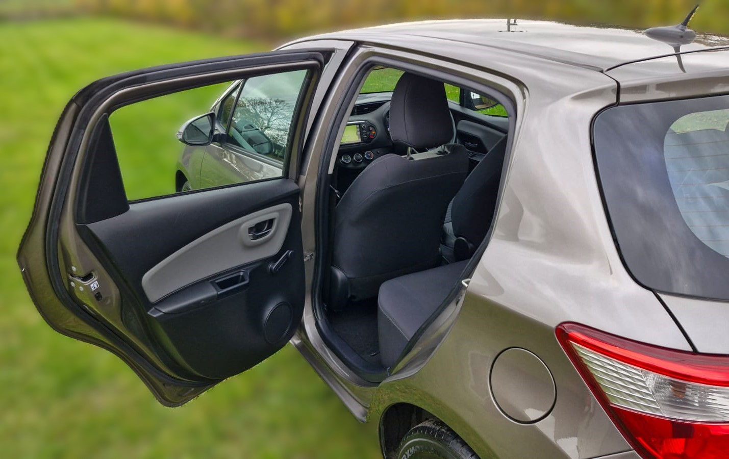 Used Toyota Yaris 2017 for sale - 78078622: Photo 18