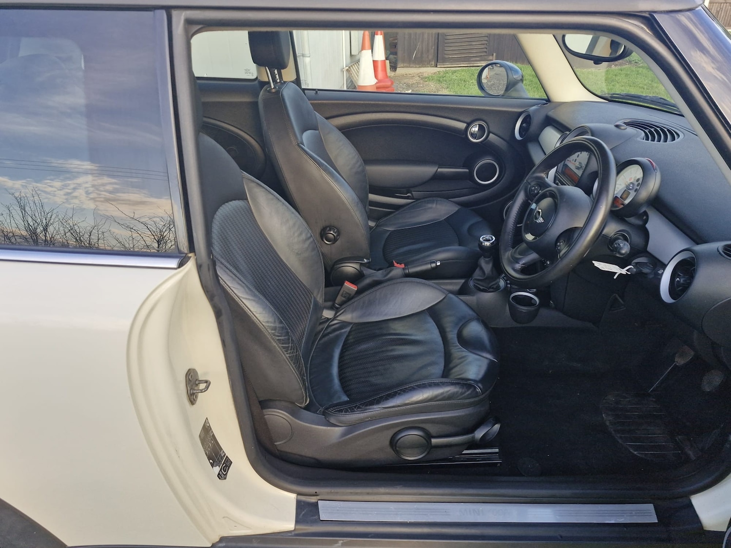 Used MINI Hatch 2011 for sale - 77446287: Photo 11