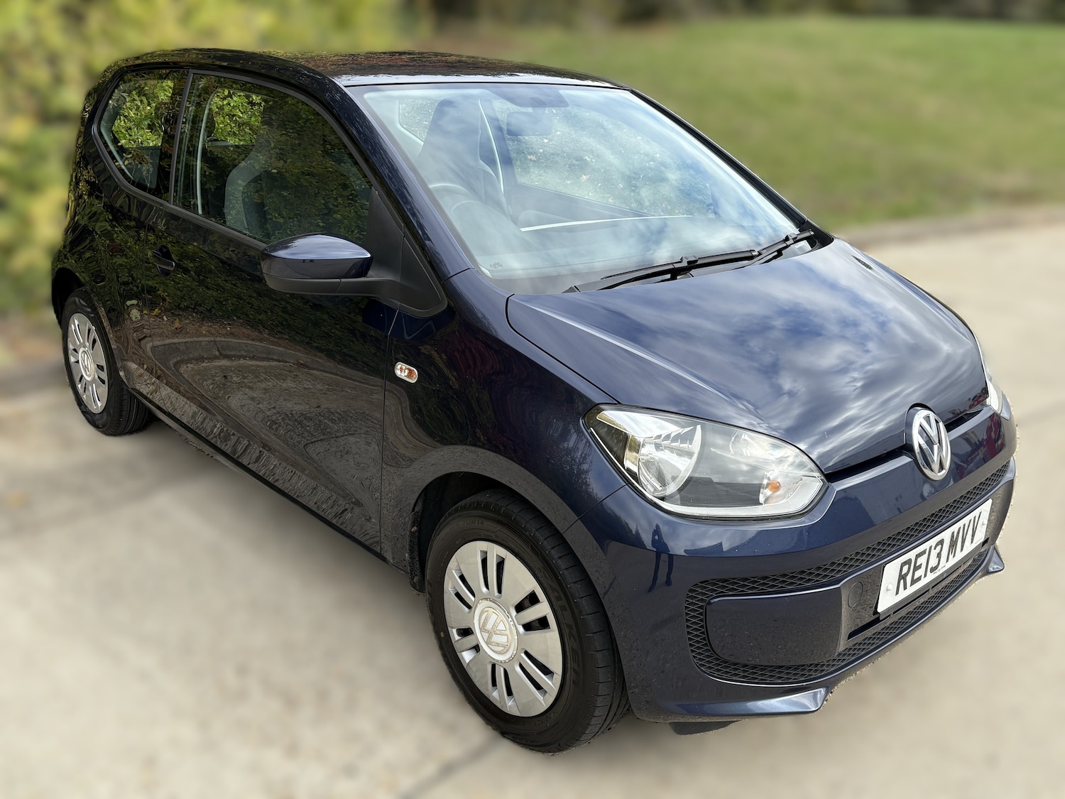 Used Volkswagen up! 2013 for sale - 76224977: Photo 1