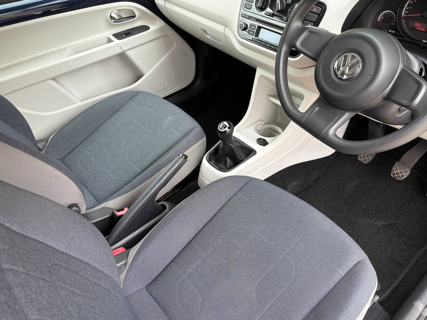 Used Volkswagen up! 2013 for sale - 76224977: Photo 12