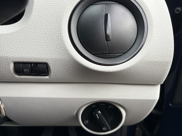 Used Volkswagen up! 2013 for sale - 76224977: Photo 32