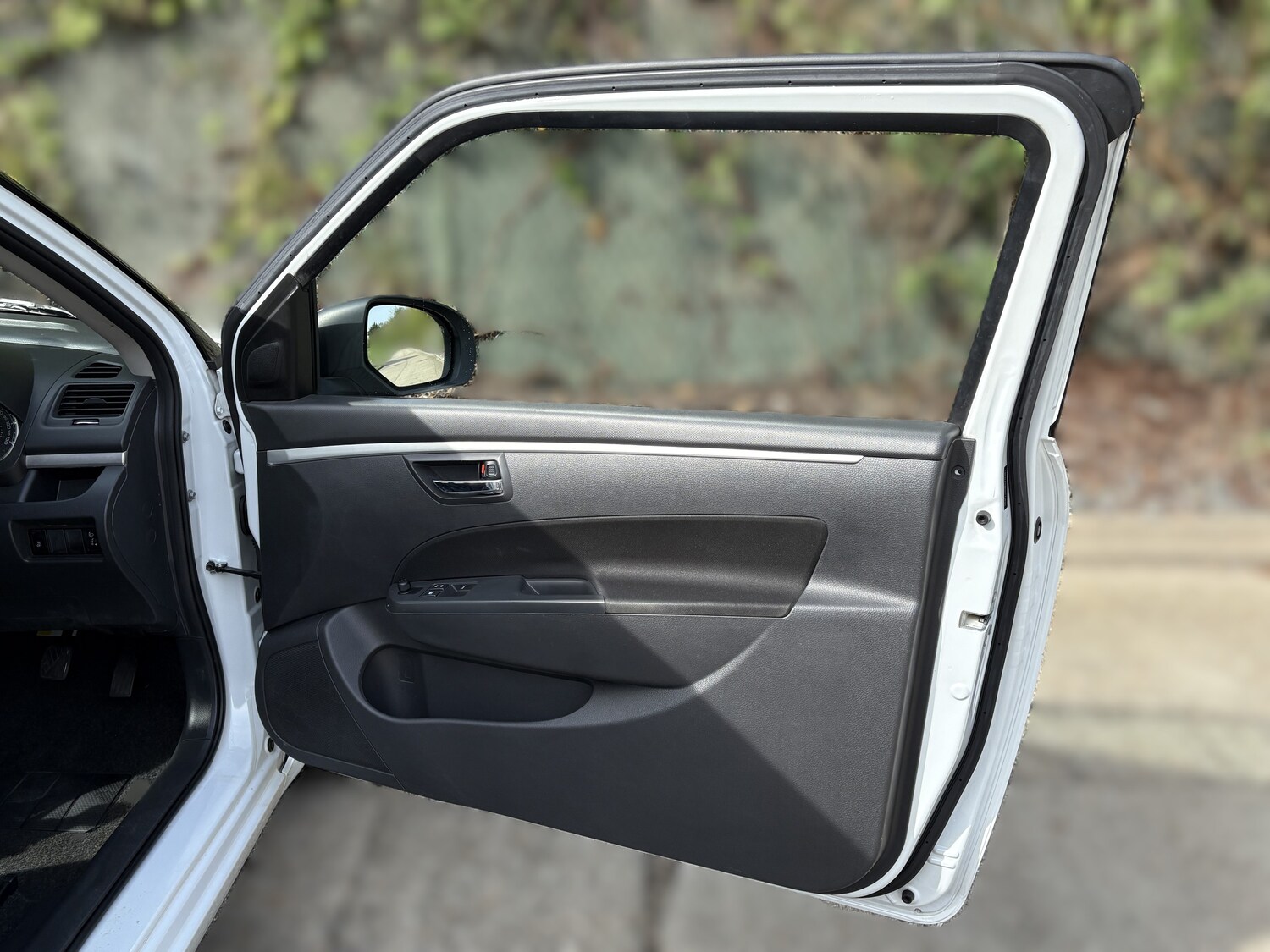 Used Suzuki Swift 2011 for sale - 78210576: Photo 10