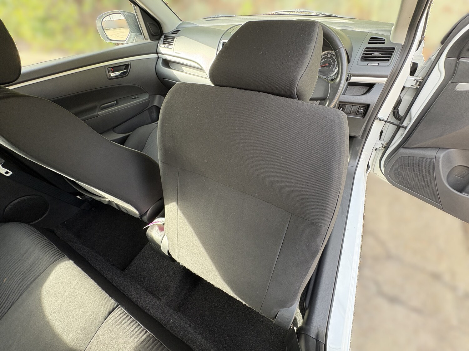 Used Suzuki Swift 2011 for sale - 78210576: Photo 28