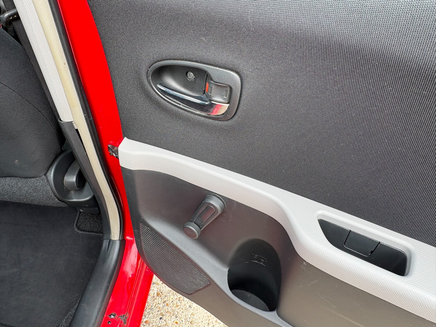 Used Toyota Yaris 2010 for sale - 78201561: Photo 28