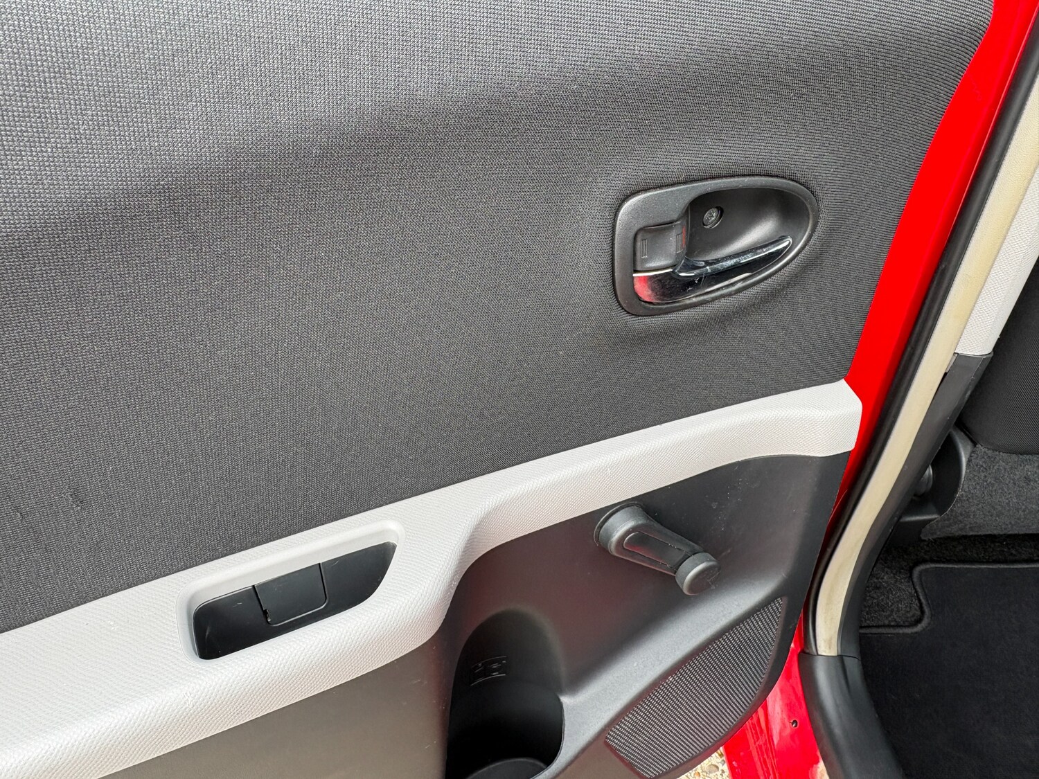 Used Toyota Yaris 2010 for sale - 78201561: Photo 31