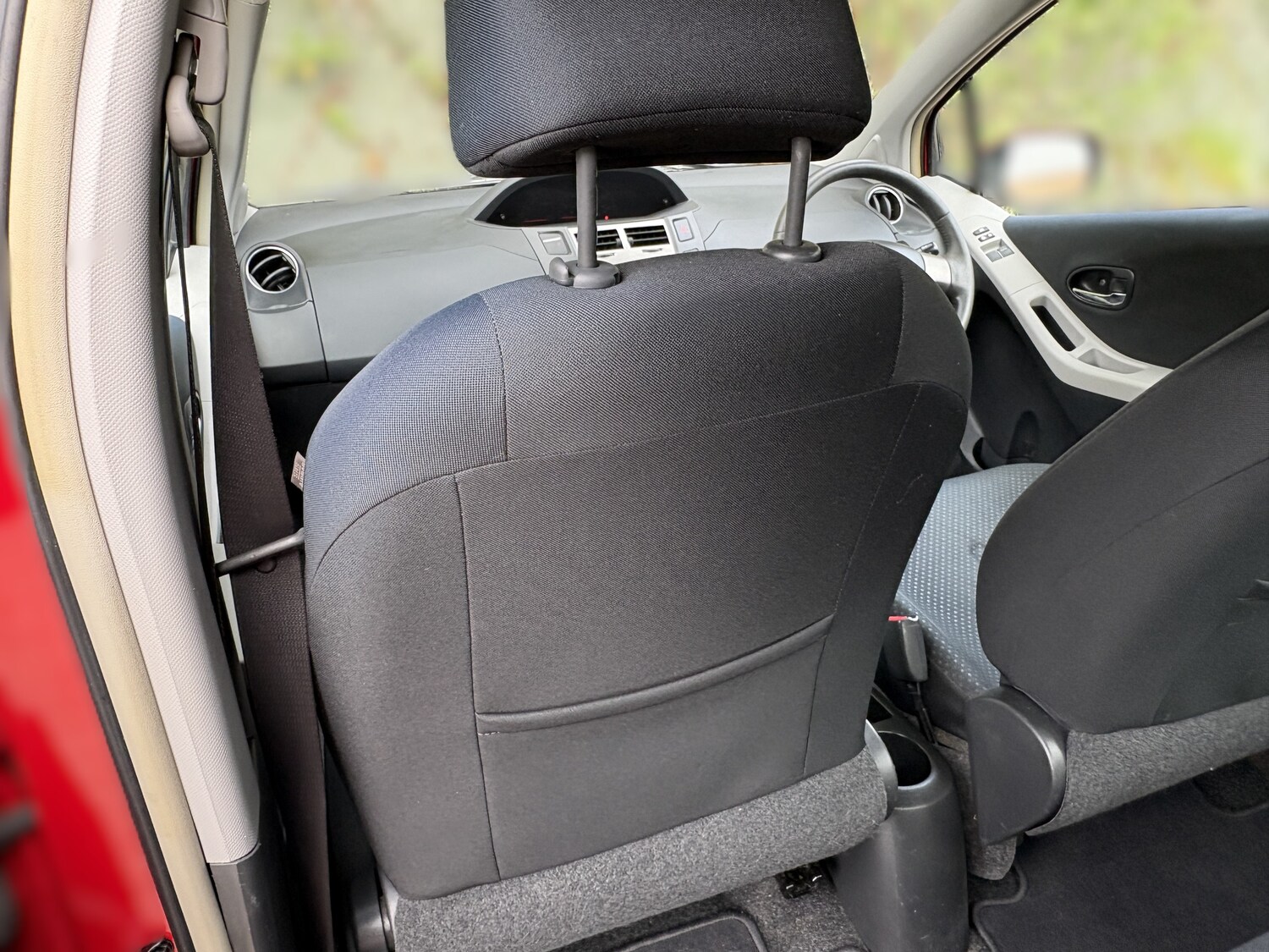 Used Toyota Yaris 2010 for sale - 78201561: Photo 32