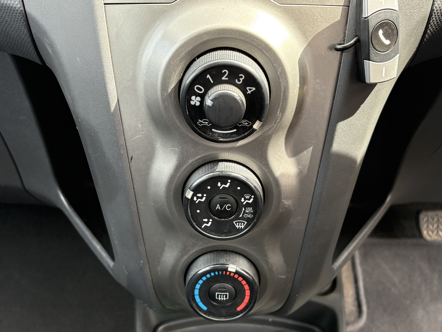 Used Toyota Yaris 2010 for sale - 78201561: Photo 35