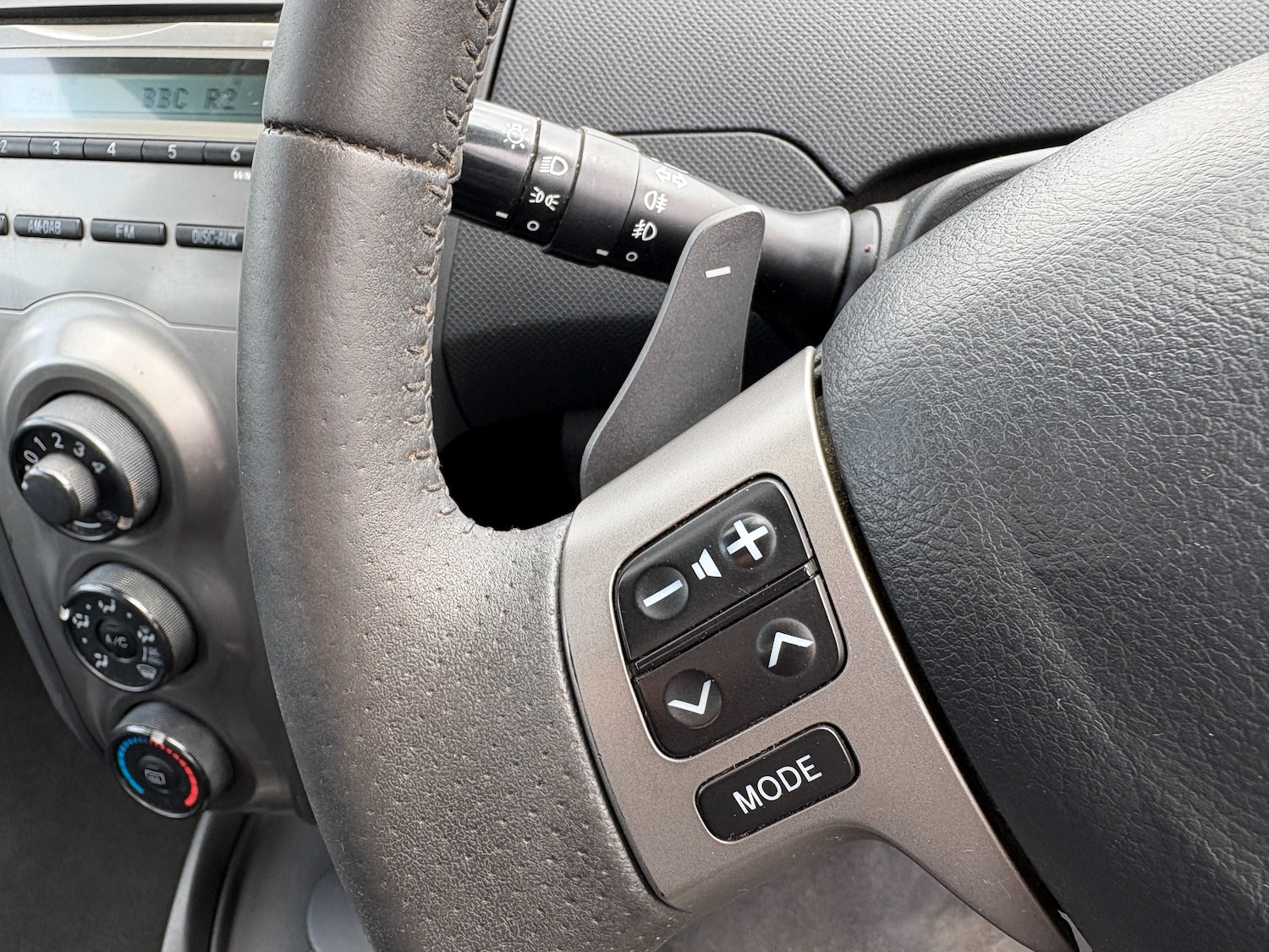 Used Toyota Yaris 2010 for sale - 78201561: Photo 36