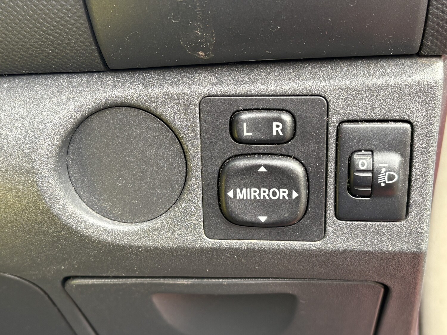 Used Toyota Yaris 2010 for sale - 78201561: Photo 39