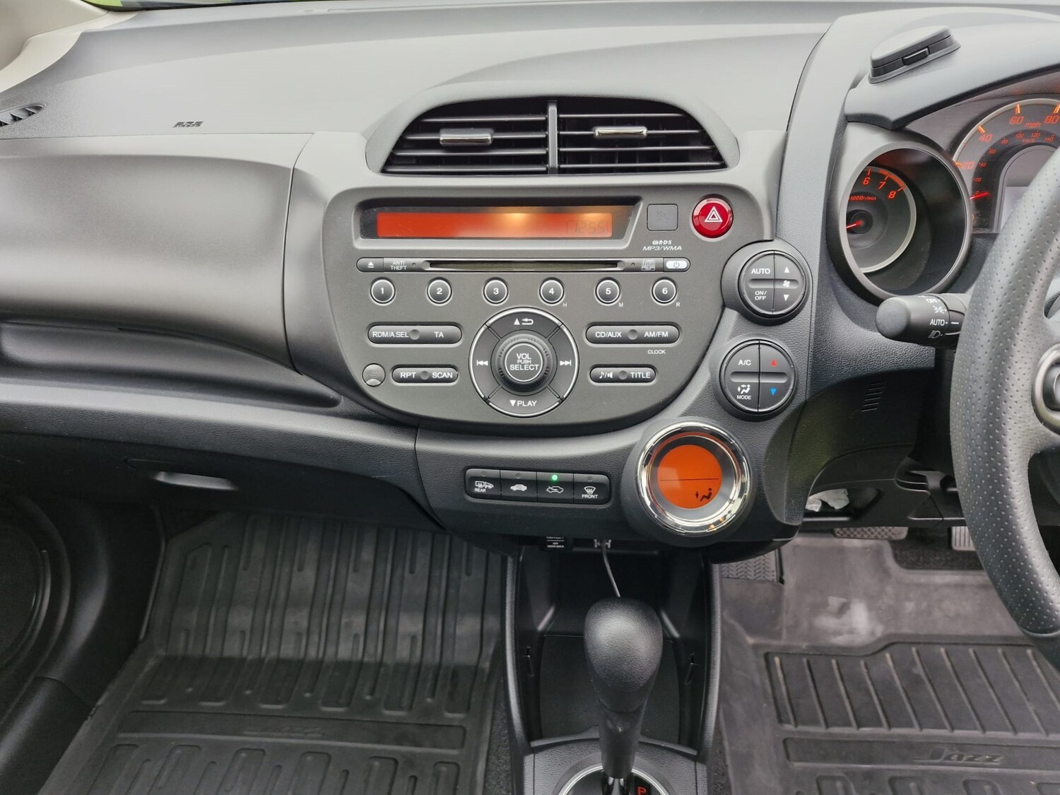 Used Honda Jazz 2012 for sale - 77341099: Photo 17