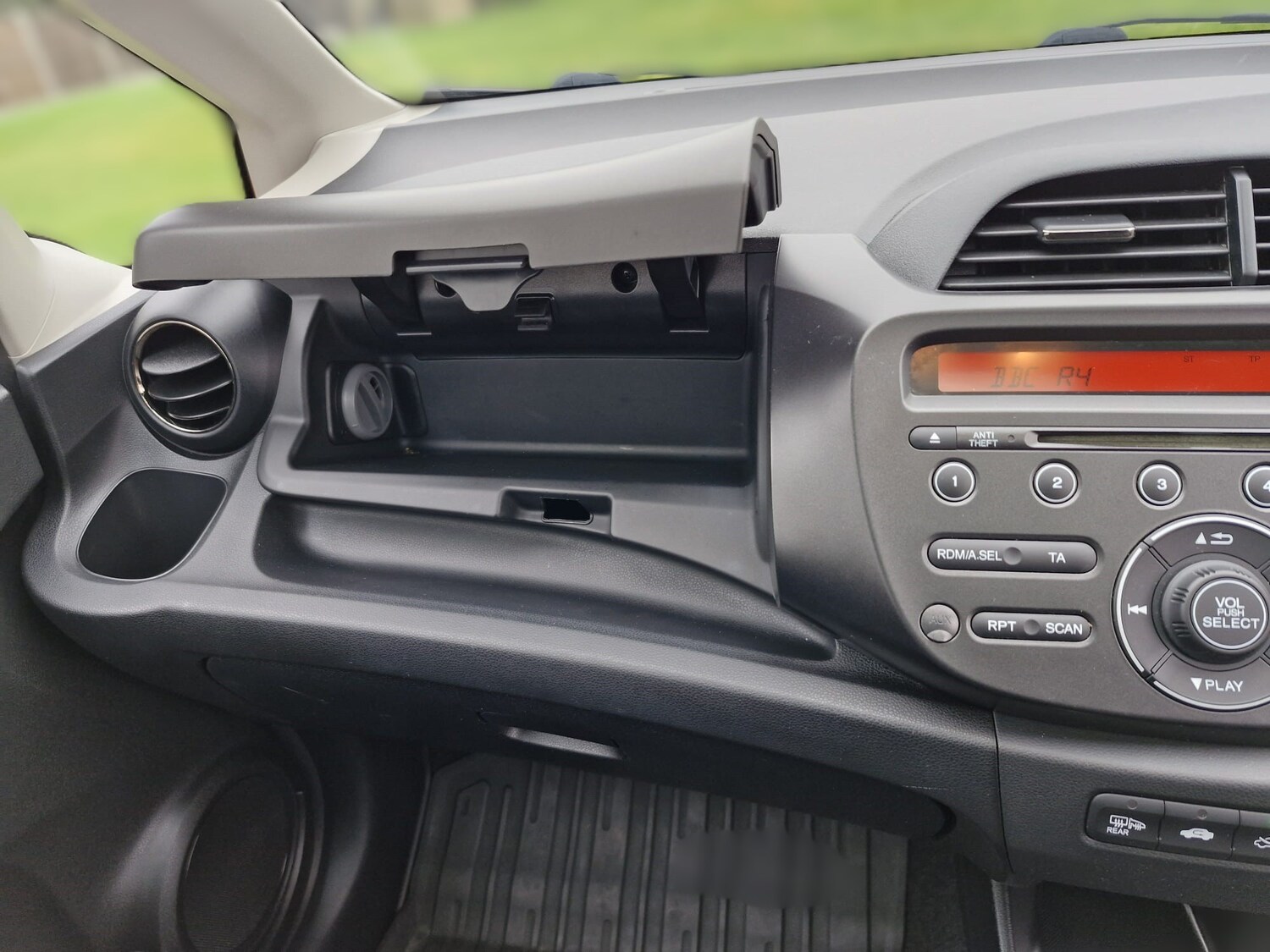 Used Honda Jazz 2012 for sale - 77341099: Photo 18