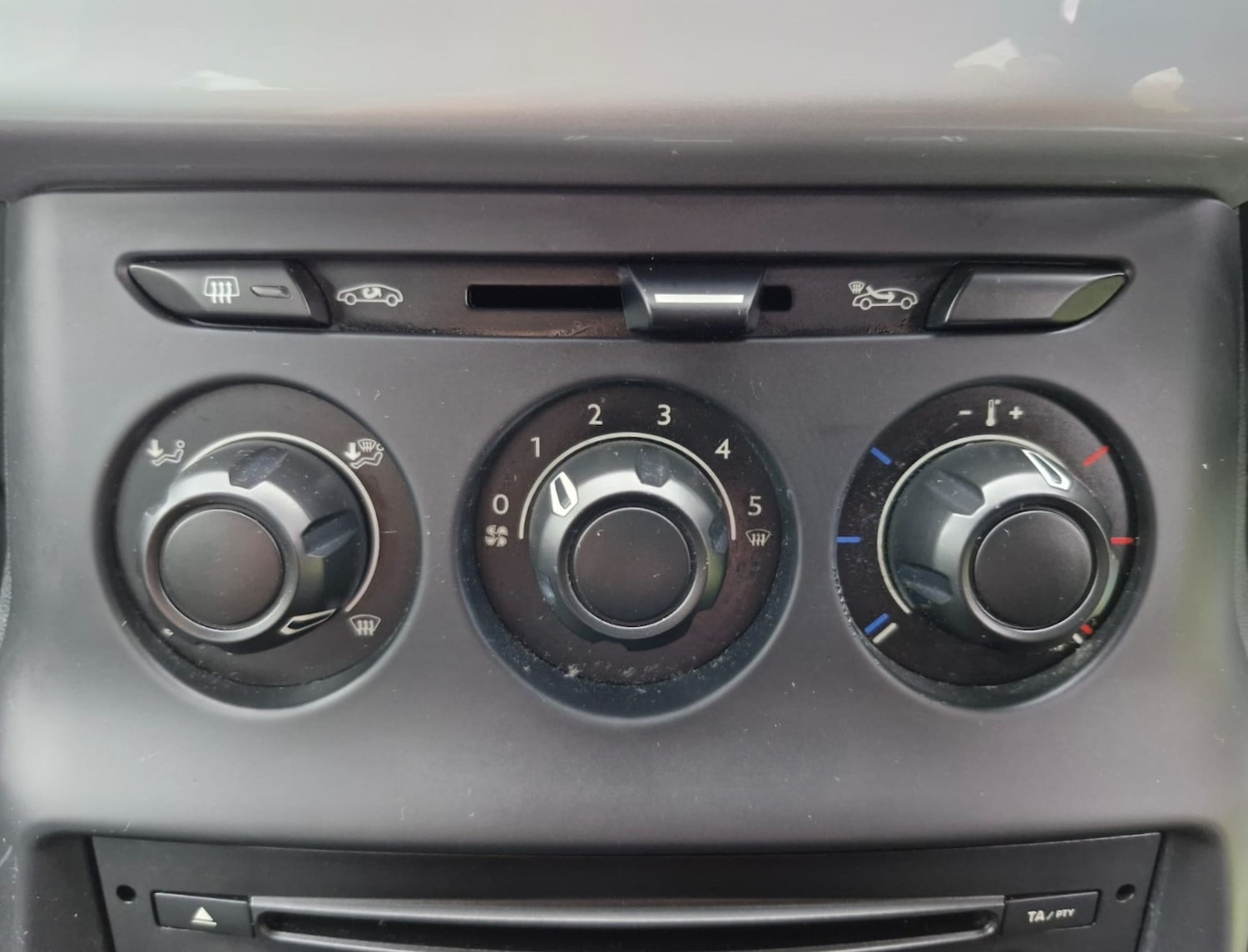 Used Citroen DS3 2011 for sale - 76531506: Photo 14