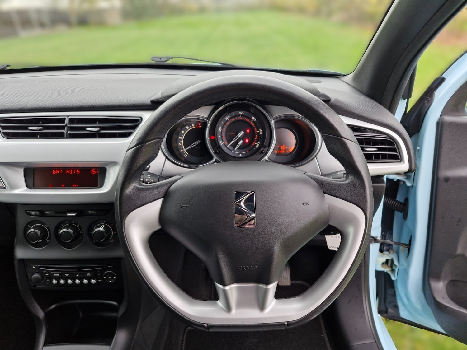 Used Citroen DS3 2011 for sale - 76531506: Photo 15