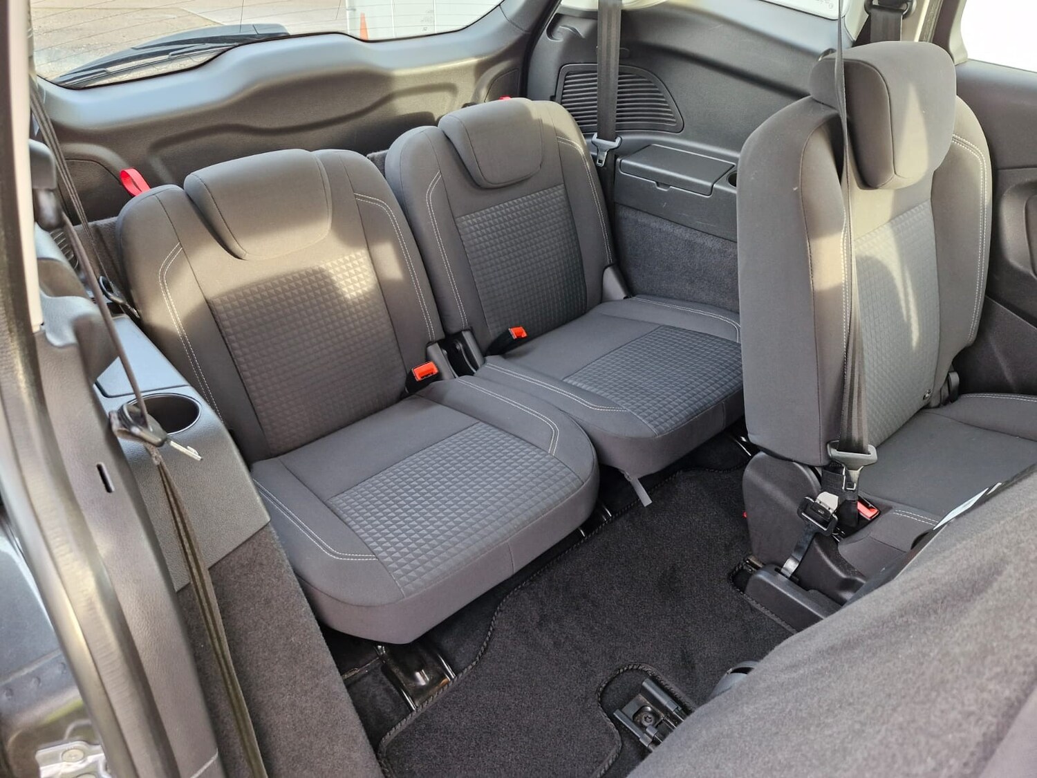 Used Ford Grand C-Max 2016 for sale - 76545937: Photo 31