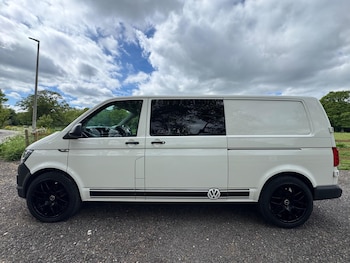 Used Volkswagen Campervan 2016 for sale - 79026866: Photo