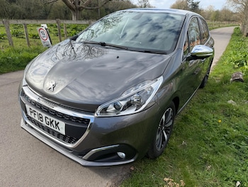 Used Peugeot 208 2018 for sale - 79026860: Photo