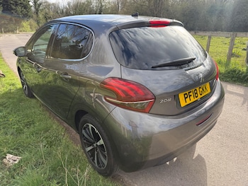 Used Peugeot 208 2018 for sale - 79026860: Photo