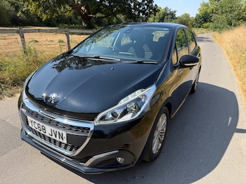 Used Peugeot 208 2018 for sale - 79366678: Photo