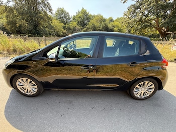 Used Peugeot 208 2018 for sale - 79366678: Photo