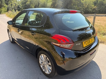 Used Peugeot 208 2018 for sale - 79366678: Photo