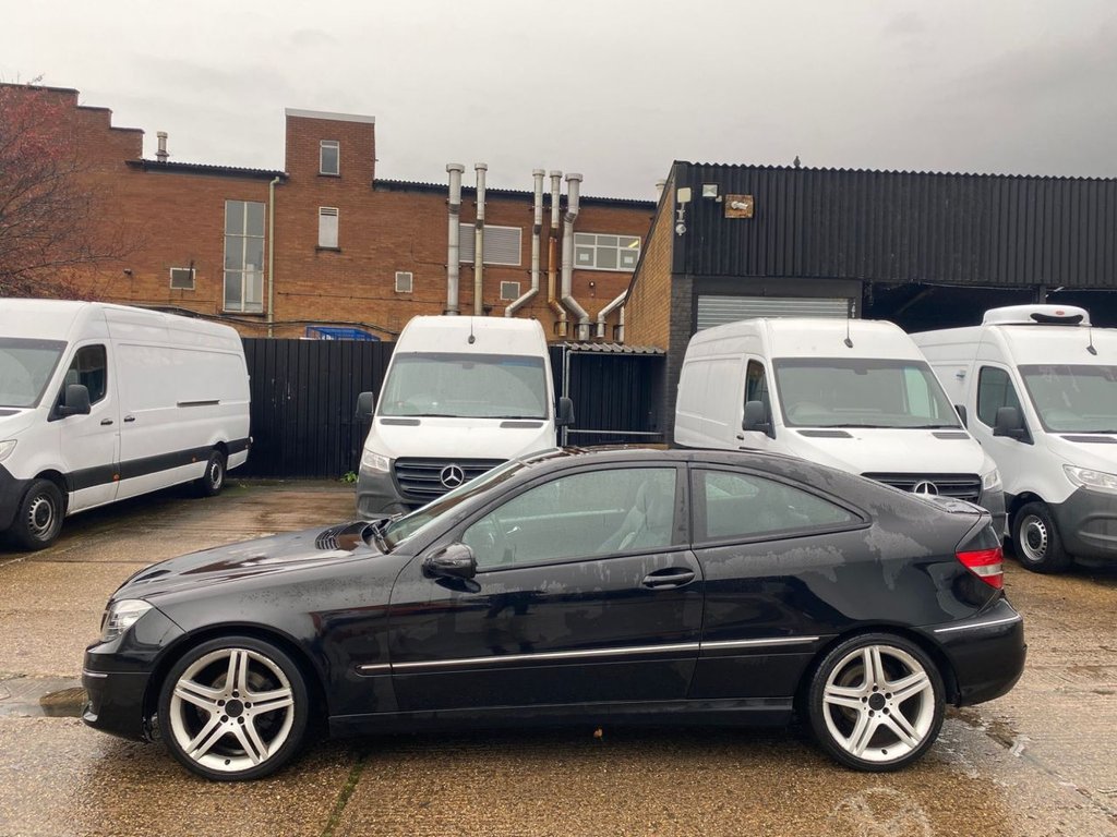 Used Mercedes-Benz CLC Class 2010 for sale - 76923303: Photo 3