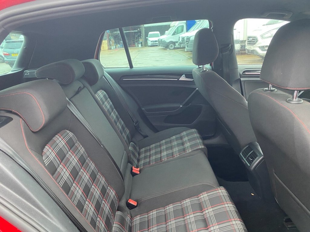 Used Volkswagen Golf 2015 for sale - 77200239: Photo 24