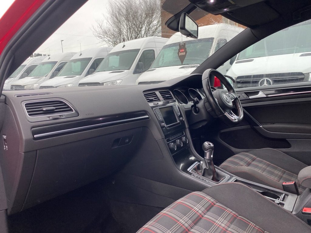 Used Volkswagen Golf 2015 for sale - 77200239: Photo 27