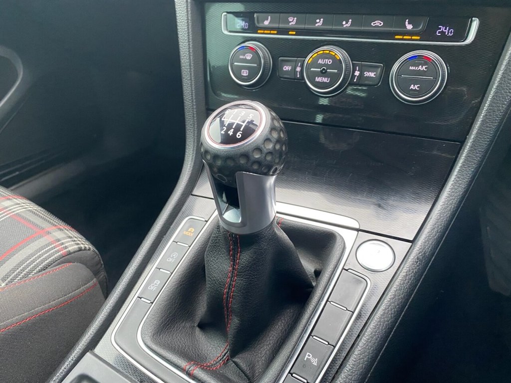 Used Volkswagen Golf 2015 for sale - 77200239: Photo 30