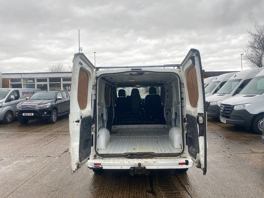 Used Vauxhall Vivaro 2016 for sale - 77188453: Photo 3