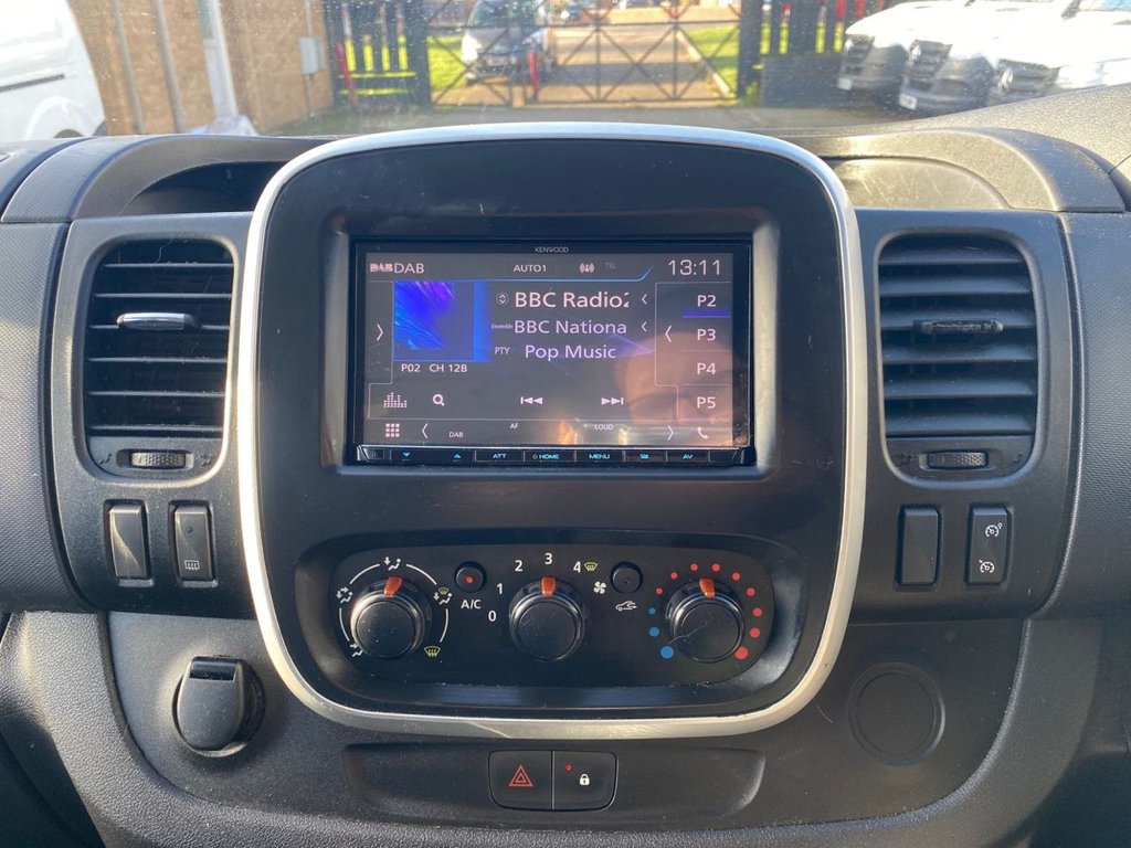 Used Vauxhall Vivaro 2015 for sale - 77200007: Photo 3