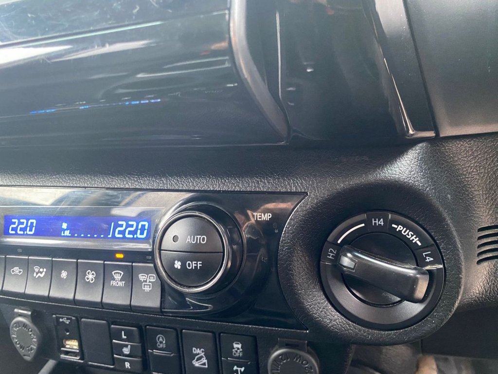 Used Toyota Hilux 2023 for sale - 76248570: Photo 24