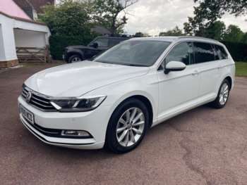2019 (19) - 2.0 TDI SE BUSINESS AUTO DSG 5DR ESTATE. 1 OWNER. CAMERA. FVWSH. FINANCE. P
